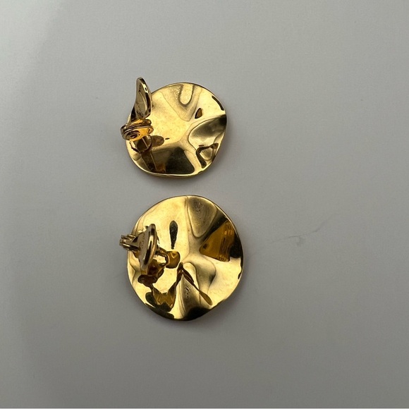 Vintage Monet Gold Tone Clip On Earrings - Picture 4 of 5